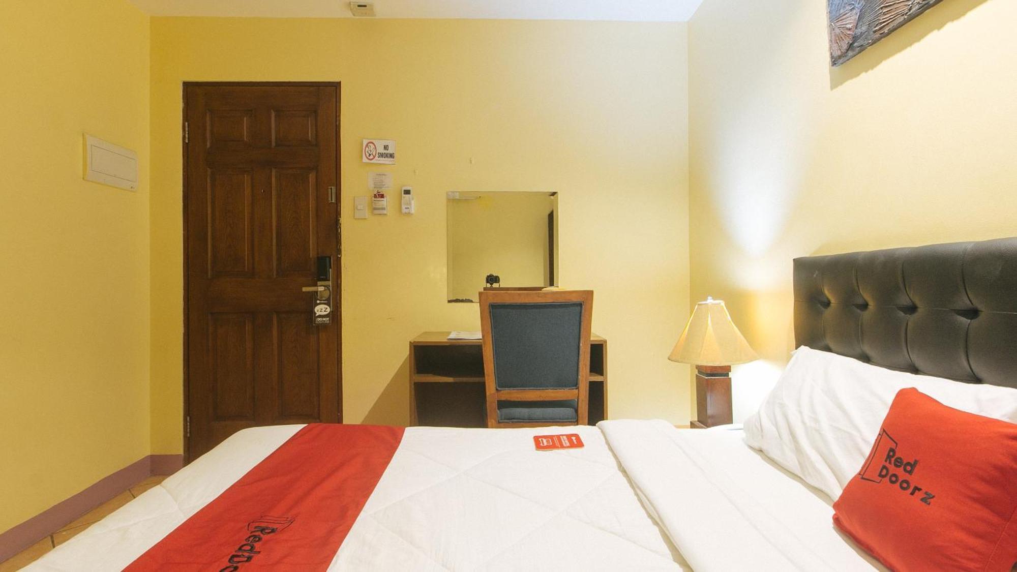 Reddoorz At Comfy Inn Ermita מנילה מראה חיצוני תמונה