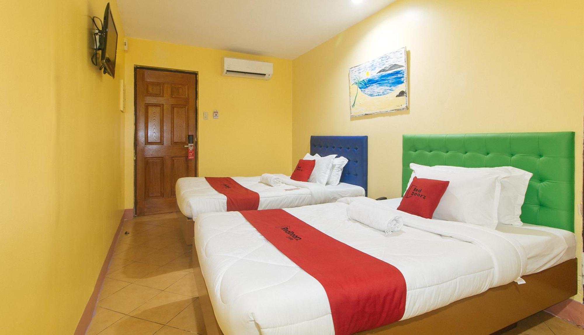 Reddoorz At Comfy Inn Ermita מנילה מראה חיצוני תמונה