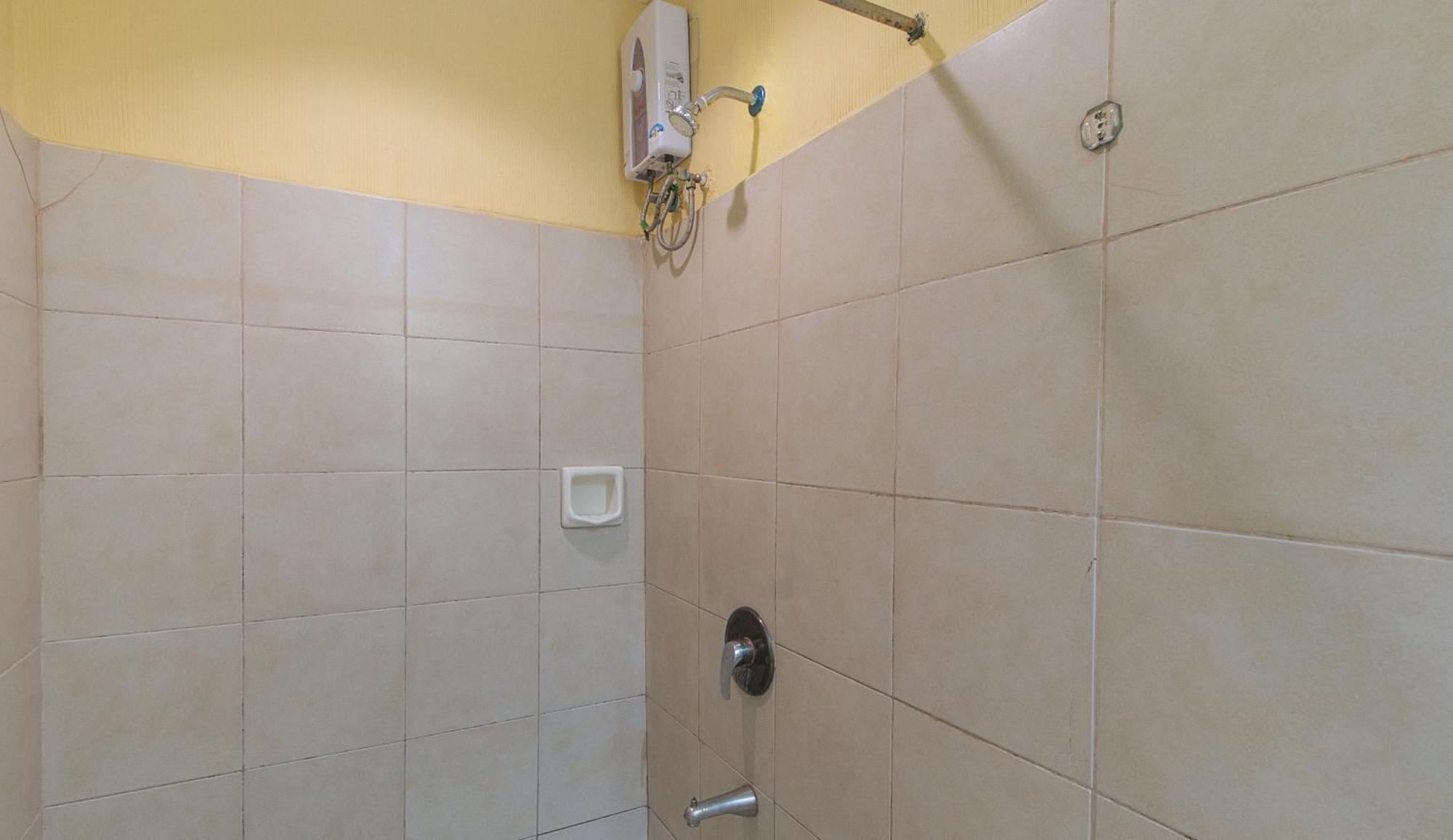Reddoorz At Comfy Inn Ermita מנילה מראה חיצוני תמונה