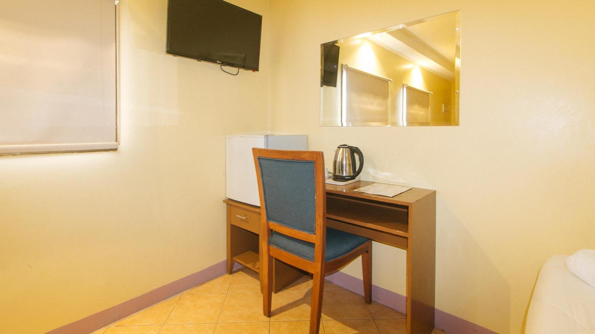 Reddoorz At Comfy Inn Ermita מנילה מראה חיצוני תמונה